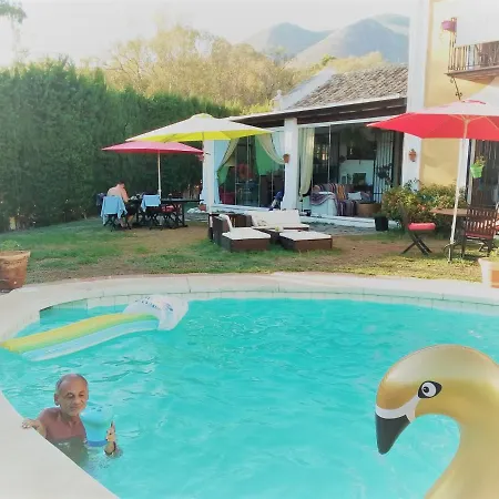 Nocleg ze śniadaniem Caravane Benalmádena